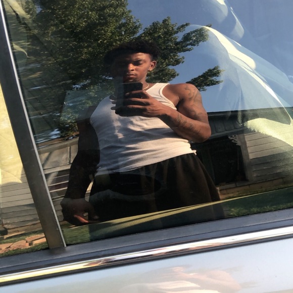 Meet your Posher, Derrick - Picture 1 of 1